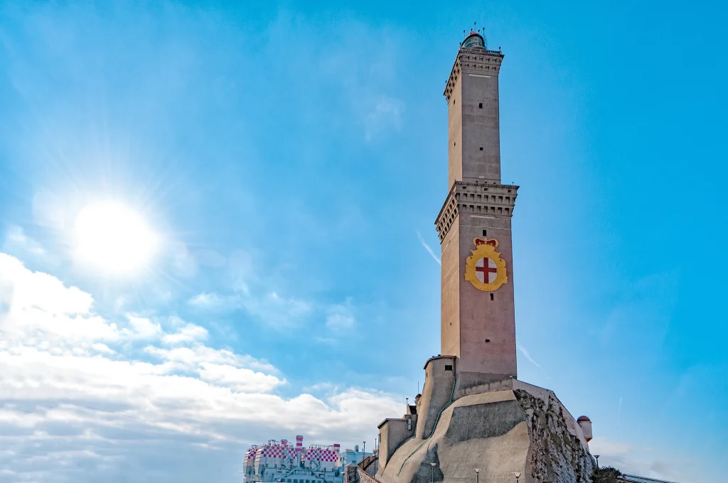 4 . ლა ლანტერნას შუქურა (La Lanterna)