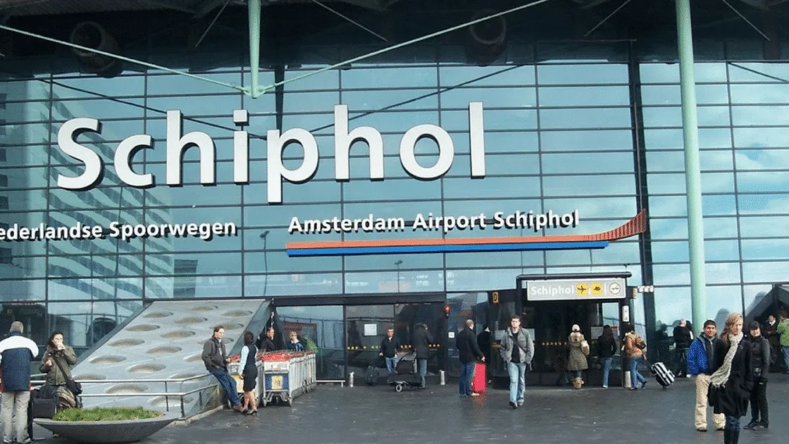 ამსტერდამის აეროპორტში  სახის ამომცნობი ავტომატების გამოყენება დაიწყეს