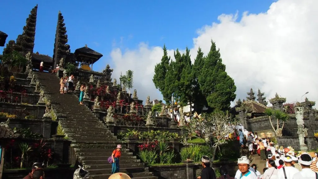 pura besakhis tadzari