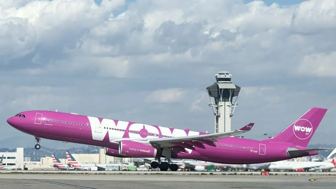 ისლანდიური „ლოუკოსტ“ კომპანია WOW AIR ფრენებს წყვეტს