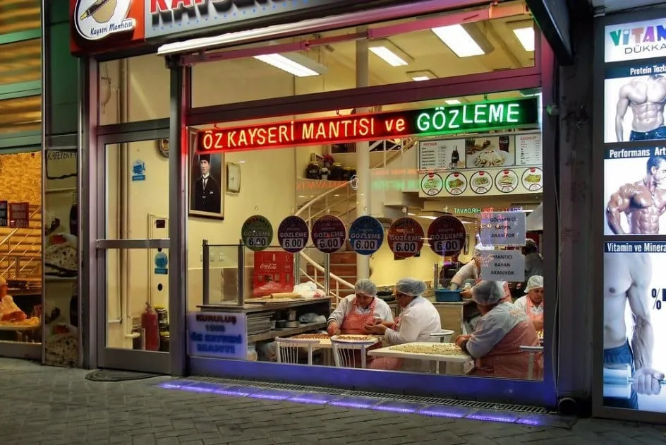 თურქული სამზარეულოს სახელმძღვანელო: ყველაზე გემრიელი კერძები და სად უნდა დააგემოვნოთ