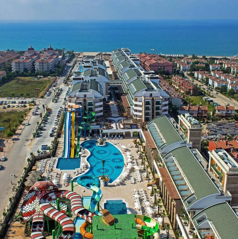  Crystal Waterworld Aqua Collection 5*