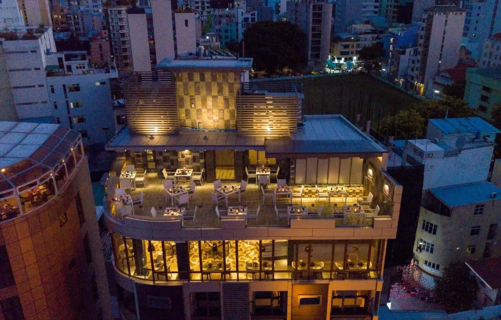  Samann Grand Guest House