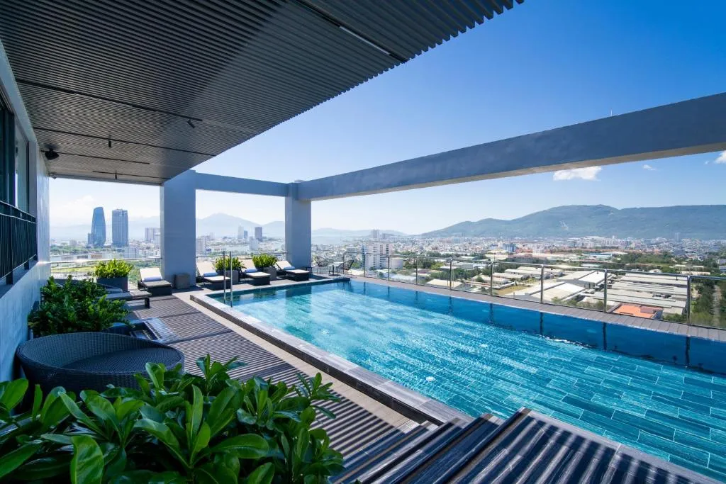  Luxtery Hotel Da Nang 4*