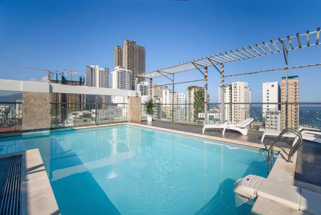  Crystal Hotel 3*