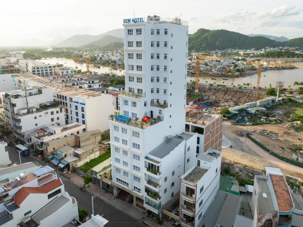  Gem Hotel 3*